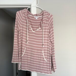 Cute, soft v neck top with ties and kangaroo pocket!